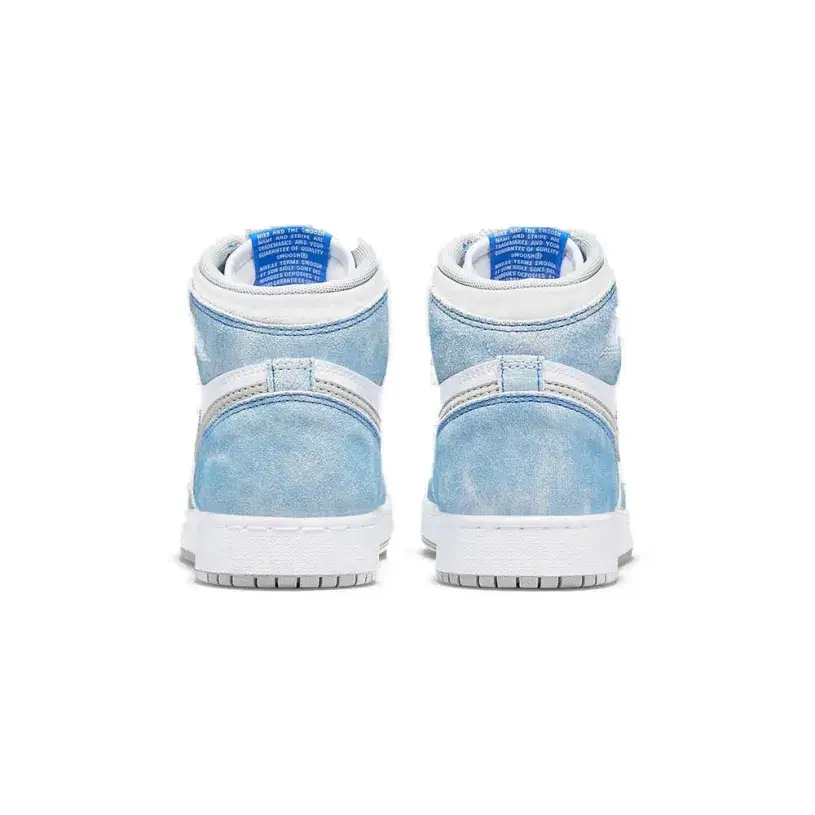 Air Jordan 1 High "Hyper Royal" 