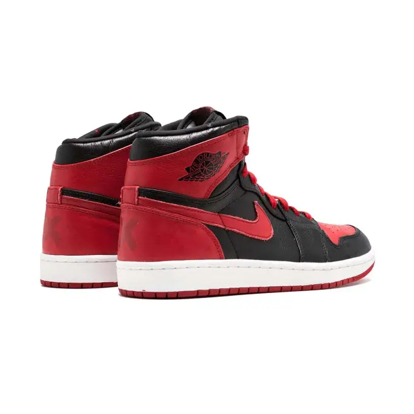 Air Jordan 1 Retro High ‘Banned’ 2011 