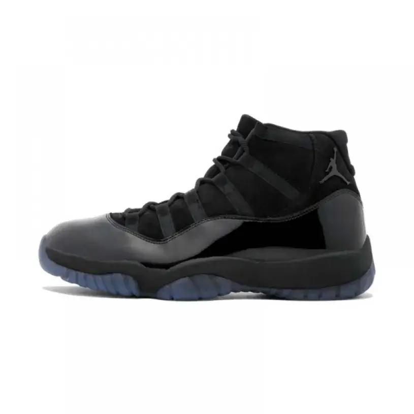 AIR JORDAN 11 RETRO ‘CAP AND GOWN’ 