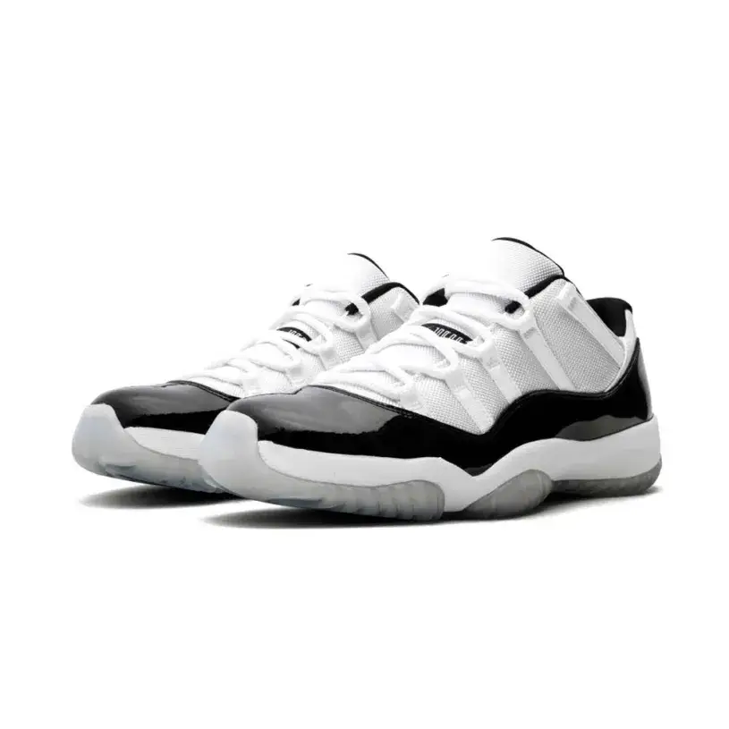 Air Jordan 11 Retro Low ‘Concord’ 