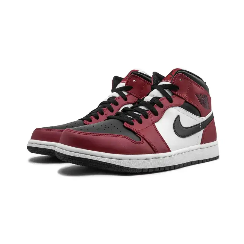 Air Jordan 1 Mid ‘Chicago Black Toe’ 