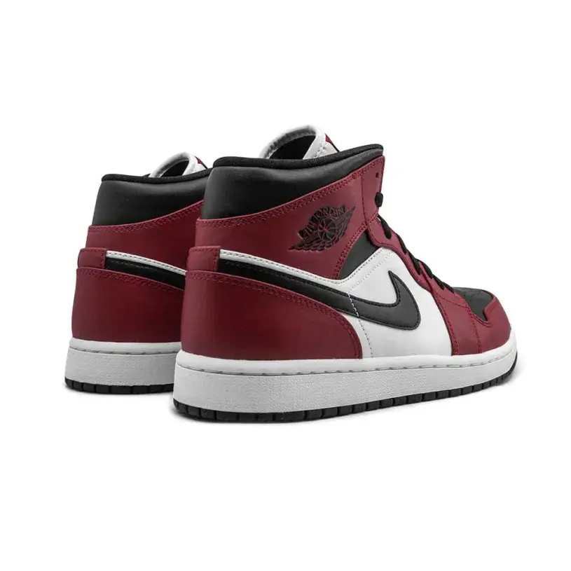 Air Jordan 1 Mid ‘Chicago Black Toe’ 