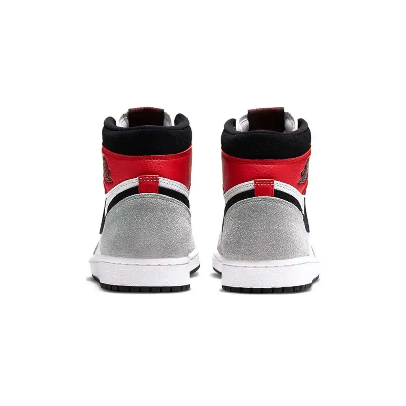 Air Jordan 1 Retro High OG “Light Smoke Grey” 