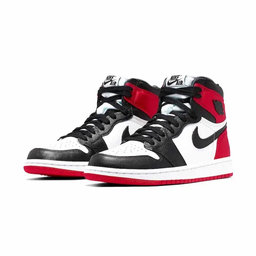 WMNS Air Jordan 1 Retro High ‘Satin Black Toe’ 