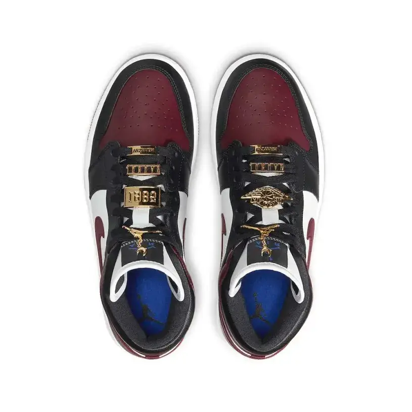 Wmns Air Jordan 1 Mid SE ‘Gold Pendants’ 